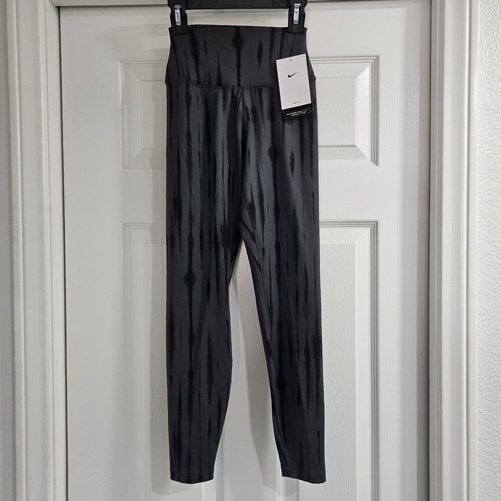 Nike Black Patterned Leggings